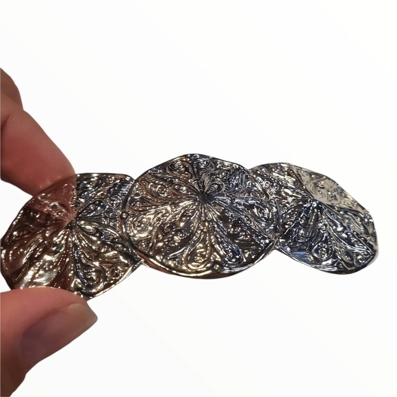 Silver Sand dollar pressed molded tin hair clip Barrette - Picture 3 of 9